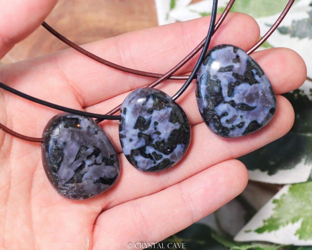 Indigo gabbro ketting - Crystal Cave