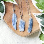 Ruwe kyaniet ketting - Crystal Cave