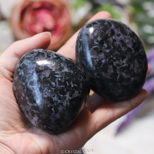 Indigo gabbro grote edelsteen - Crystal Cave