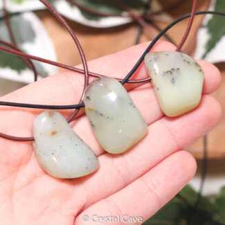 Lichtgroene chalcedoon ketting - Crystal Cave